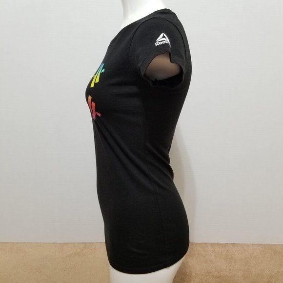 Reebok shirt Small skull & barbell crossbones graphic rainbow Pride goth punk - Picture 2 of 8